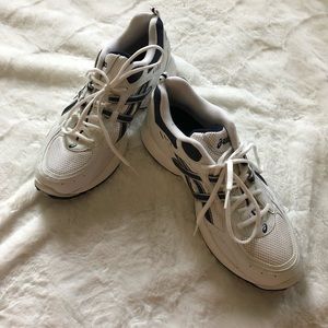 ASICS Sneakers in White and Navy